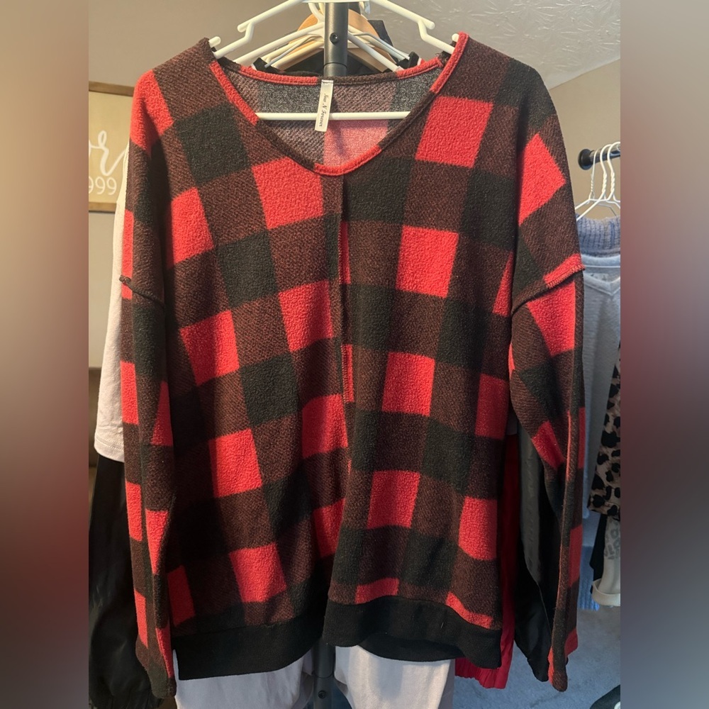 ❤️ **Now N Forever Buffalo Plaid Pullover – Size M (Made in L.A.)** 🖤